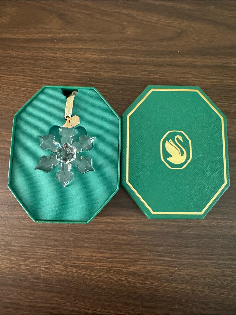 Swarovski Festive Annual Edition 2022 Crystal Snowflake Ornament 5634888 Box